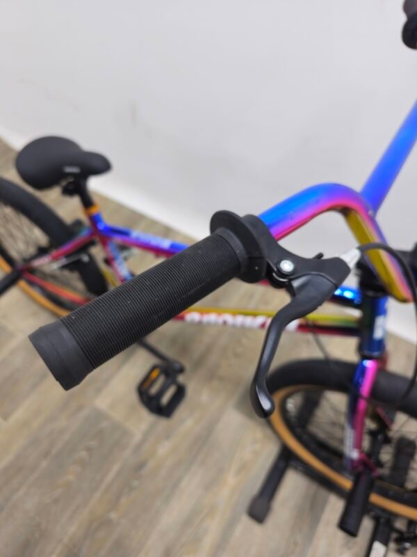 BMX  اطارات سوداء 7 الوان
