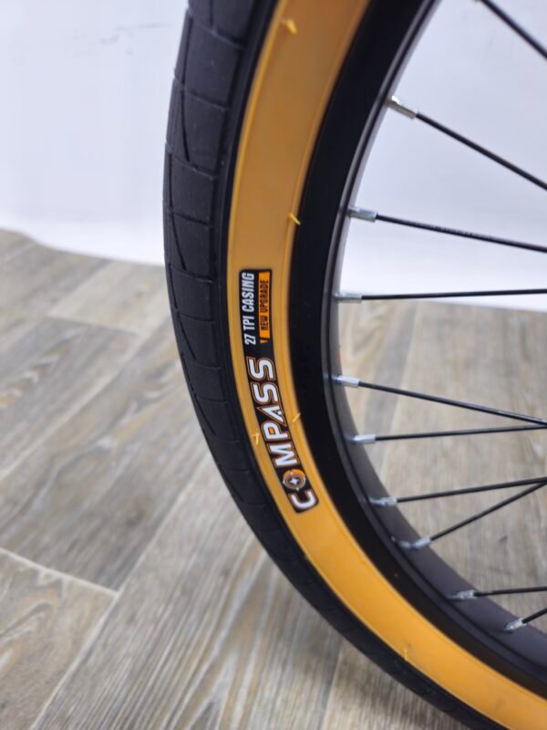 BMX  اطارات سوداء 7 الوان