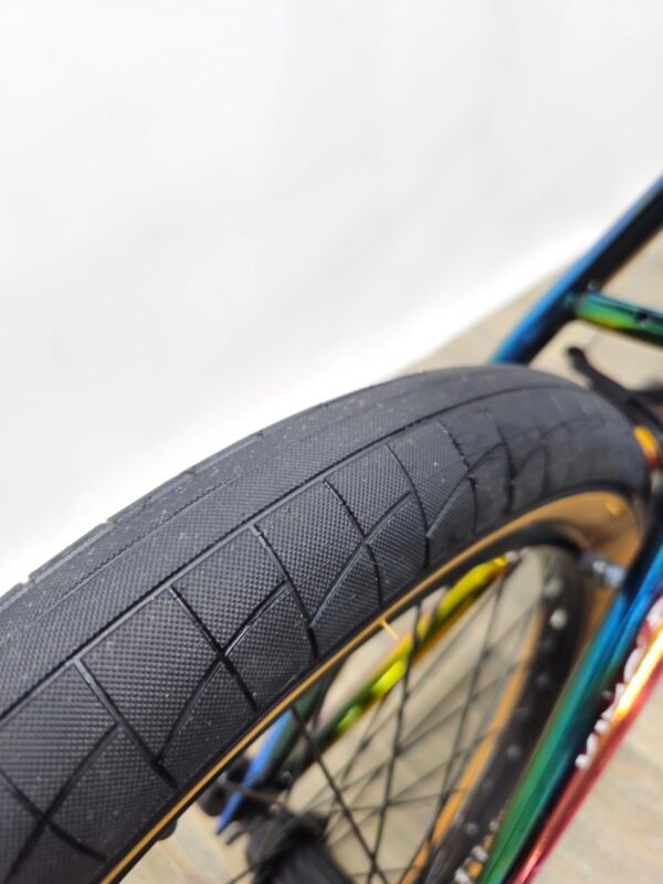 BMX  اطارات سوداء 7 الوان
