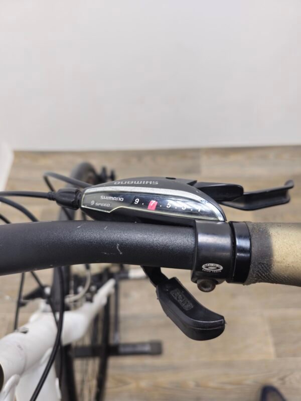 Trek FX 3 الهجينة