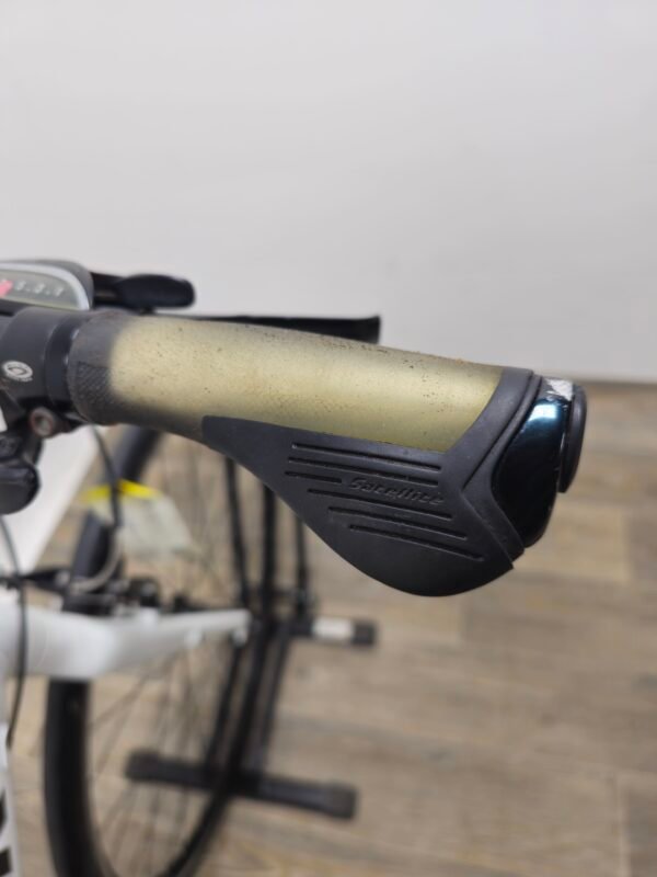 Trek FX 3 الهجينة