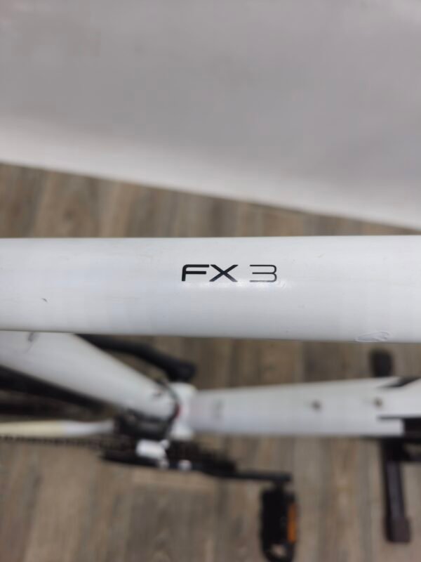 Trek FX 3 الهجينة
