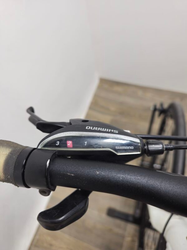 Trek FX 3 الهجينة